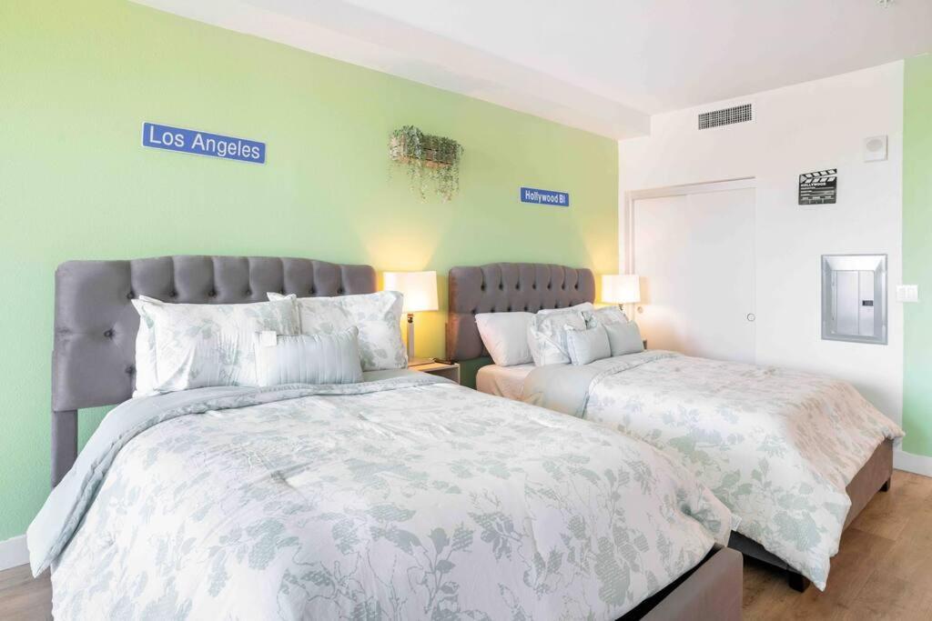 Deluxe W Balcony On Hollywood Walk Of Fame Appartamento