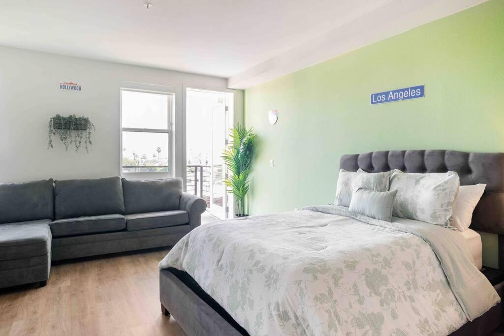 Deluxe W Balcony On Hollywood Walk Of Fame Appartamento